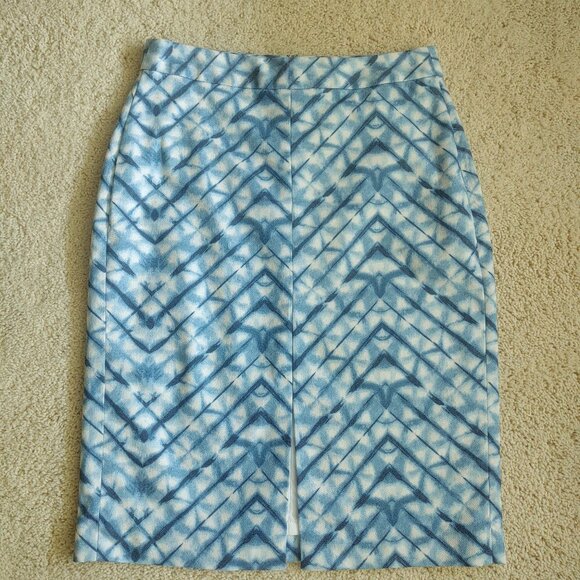 NWOT Banana Republic White Light Blue Dark Blue Front Slit Pencil Skirt (0 US) - Picture 1 of 13